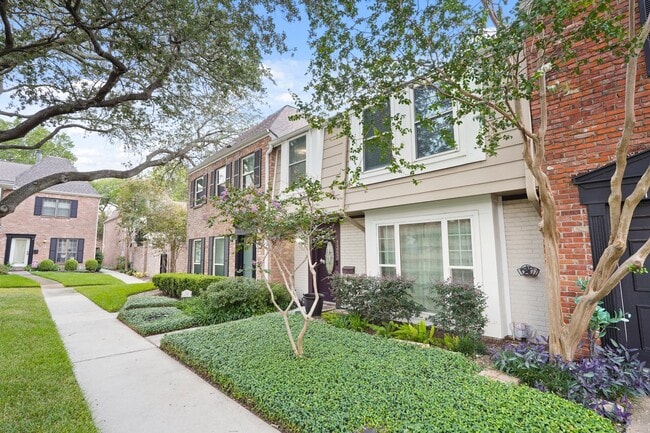 Building Photo - 1383 Country Pl Dr
