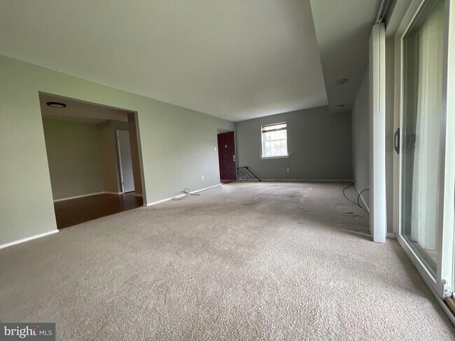 Building Photo - 204 Providence Forge Rd