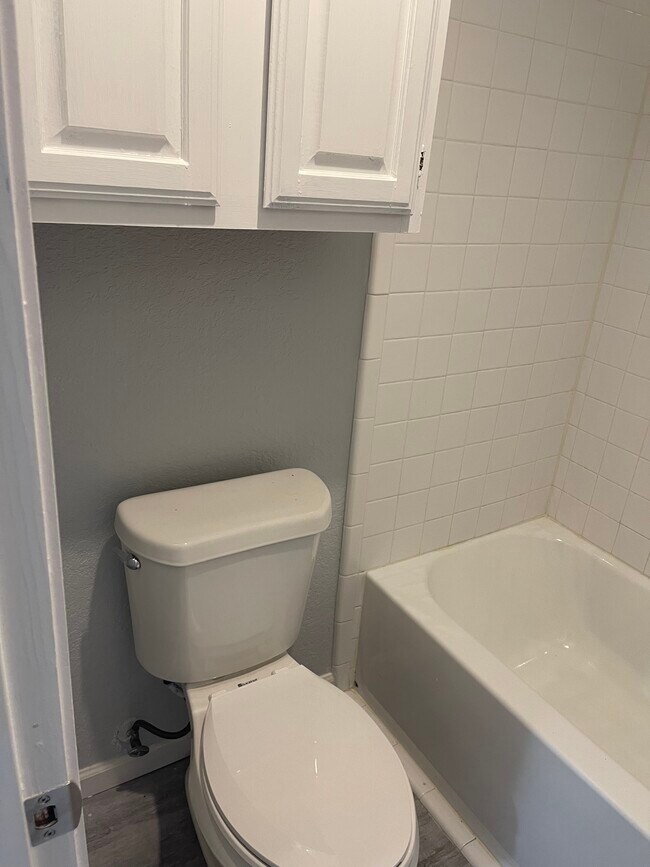 Building Photo - 2332 Sherry St