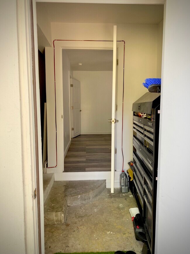 Building Photo - 420 Stonehenge Dr