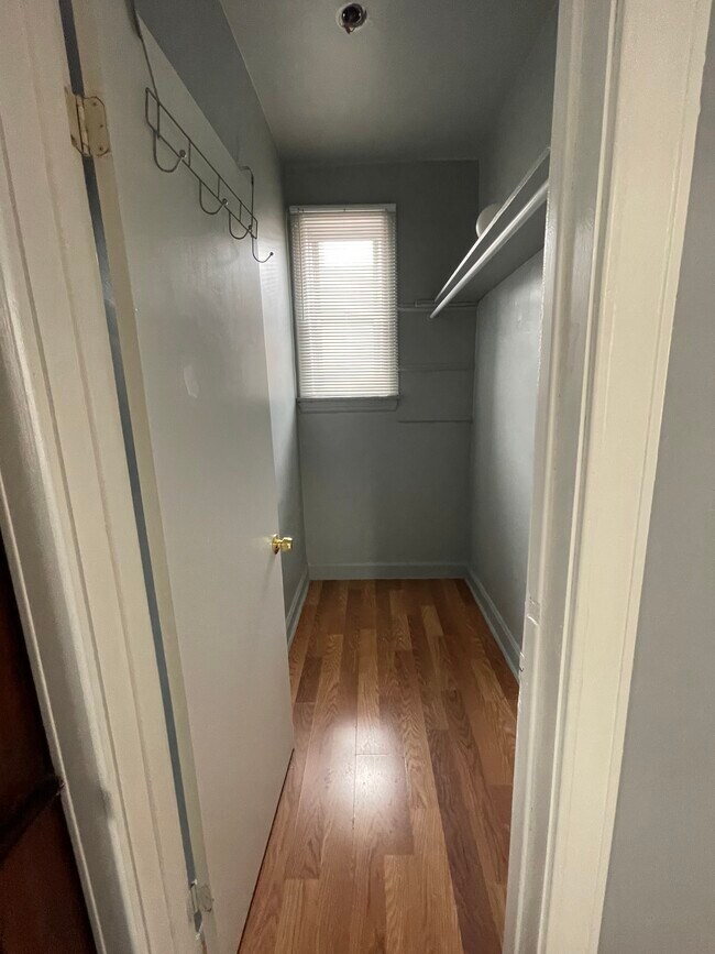 Building Photo - 2532 S Albany Ave