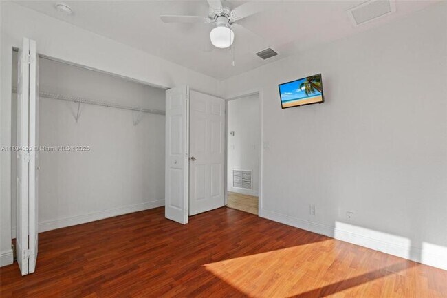 Building Photo - 3 bedroom in Miramar FL 33023