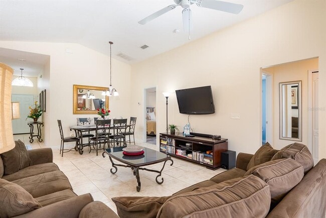 Building Photo - 2178 Royal Ridge Dr