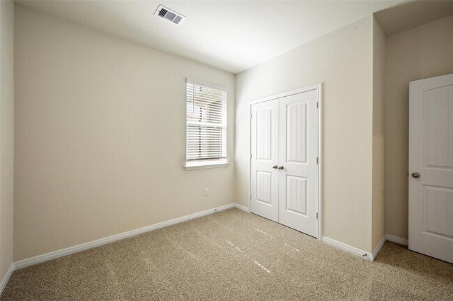 Building Photo - 224 Kickapoo Ln