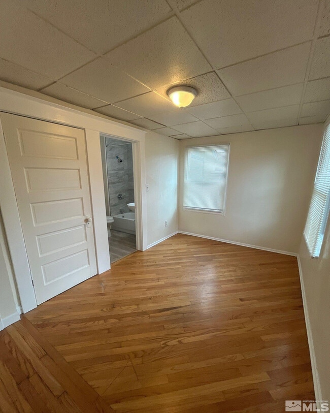 Building Photo - 40 Caliente St