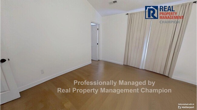 Building Photo - 4 BD/2.5 BA off Middle Sound Loop w/ Large...