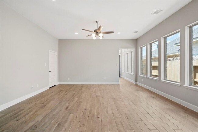 Building Photo - 27122 Butterfly Mint Ln