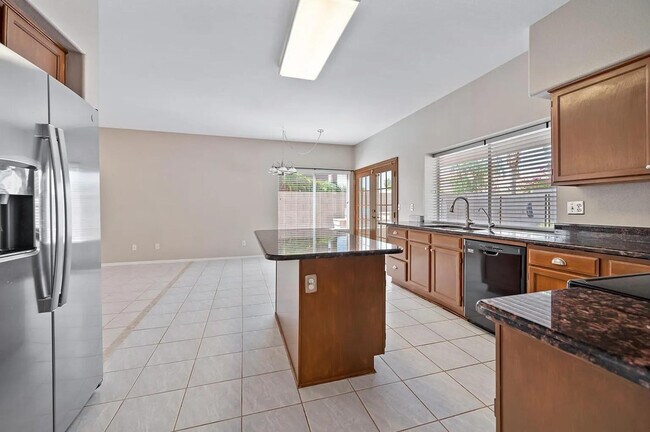 Building Photo - 4734 E White Aster St