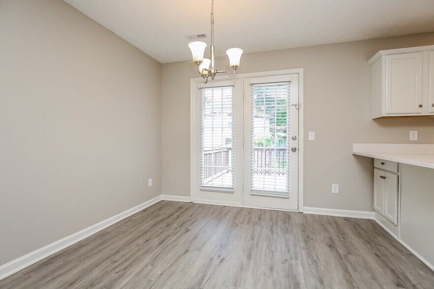 Building Photo - 1513 Mt Mitchell Ct