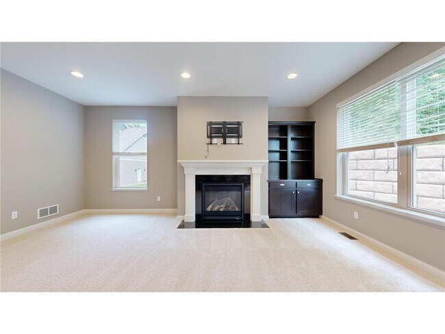 Building Photo - 5585 Orchard Cove