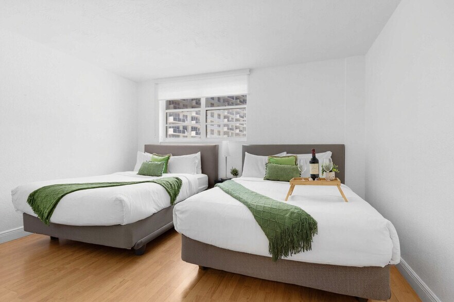 Building Photo - 3801 S Ocean Dr