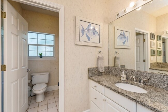 Building Photo - Spacious 3BR home with gorgeous finishes!!...