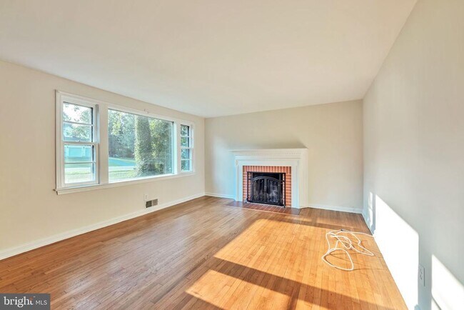 Building Photo - 3307 Beechtree Ln