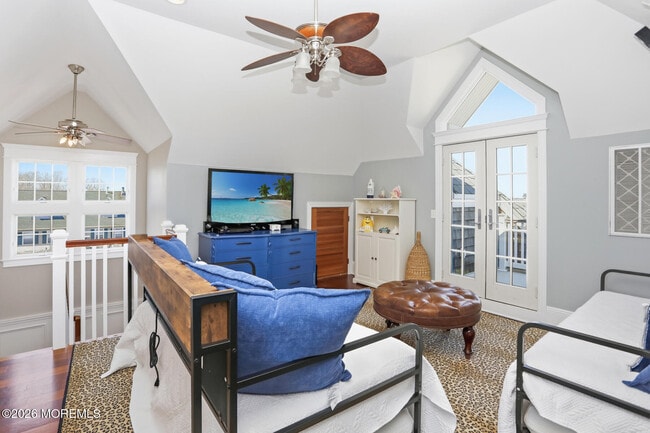 Building Photo - 565 Trout Ave