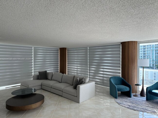 Building Photo - 16400 Collins Ave