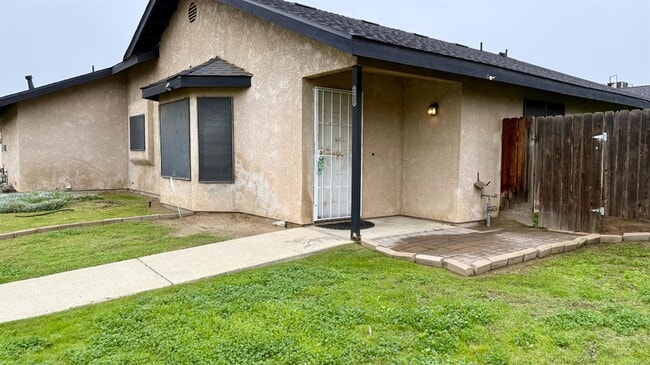 Building Photo - 2423 Knowlwood Dr