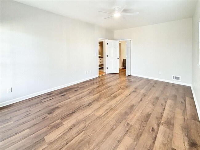 Building Photo - 4515 N Slope Cir