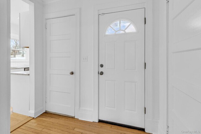 Building Photo - 475 Dobbs Ferry Rd