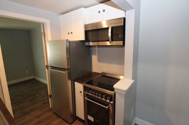 Building Photo - 1 BR/1BA Condo Available- Cricket Brook (D...