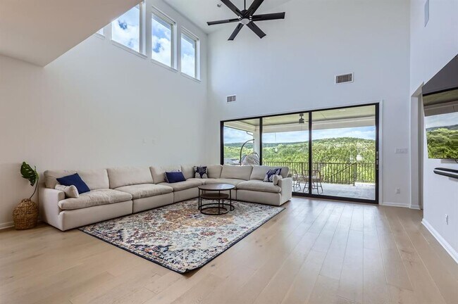 Building Photo - 1209 Brasano Pl