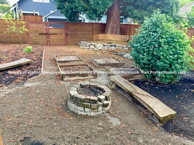 Building Photo - 4626 NE 29th Ave