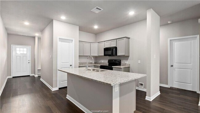Building Photo - 3007 Stevens Dr