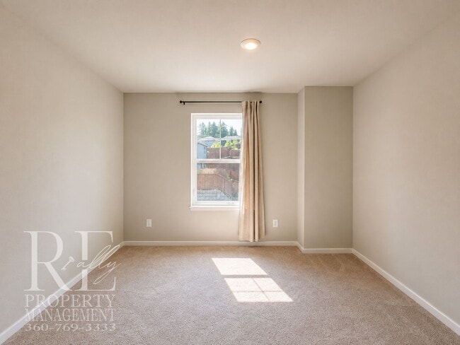Building Photo - 6657 Yorktown Pl NE