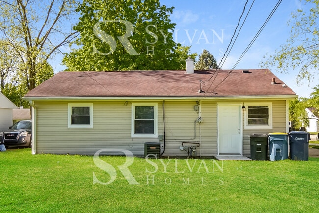 Building Photo - Enjoy living the good life in this 3 bedro...