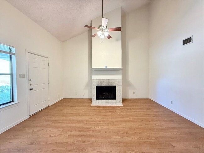 Building Photo - 104 Verna Spur