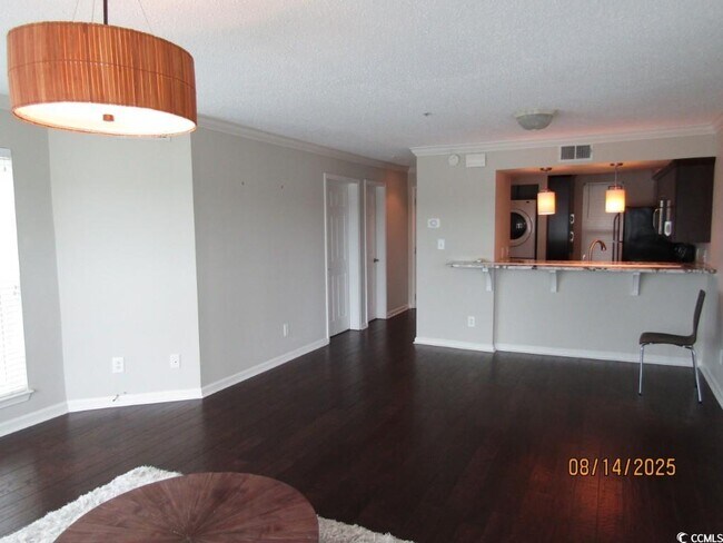 Building Photo - 4560 Greenbriar Dr