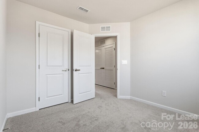 Building Photo - 7024 Capstan Ter