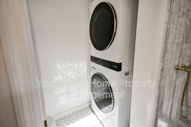 Building Photo - 1861 Ardmore Rd NW