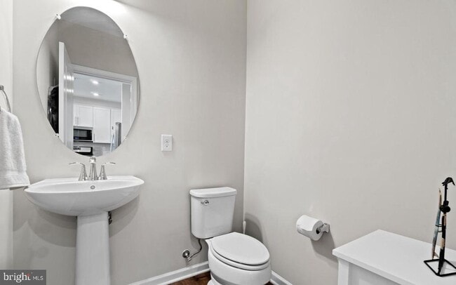 Building Photo - 14859 Chrysler Ct