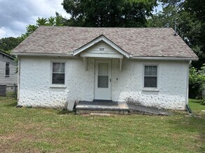 Building Photo - Charming 2 bedroom home in the heart of Co...
