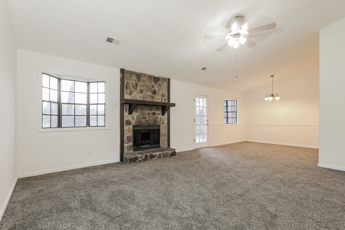 Building Photo - 9370 Woodloop Ct