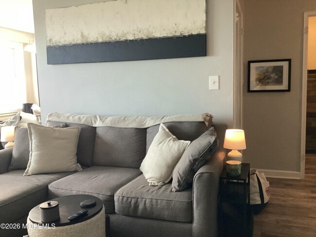 Building Photo - 28 Riverside Ave