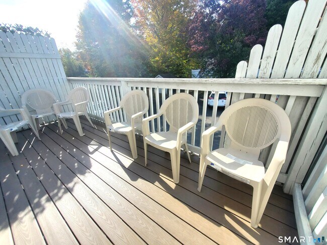 Building Photo - 39 Nash Pl