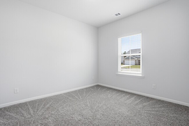 Building Photo - Vale Loop