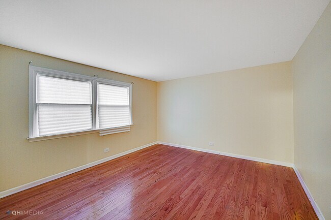 Building Photo - 15231 Waterman Dr