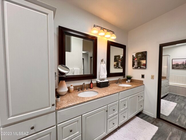Building Photo - 5848 Bright Star Dr