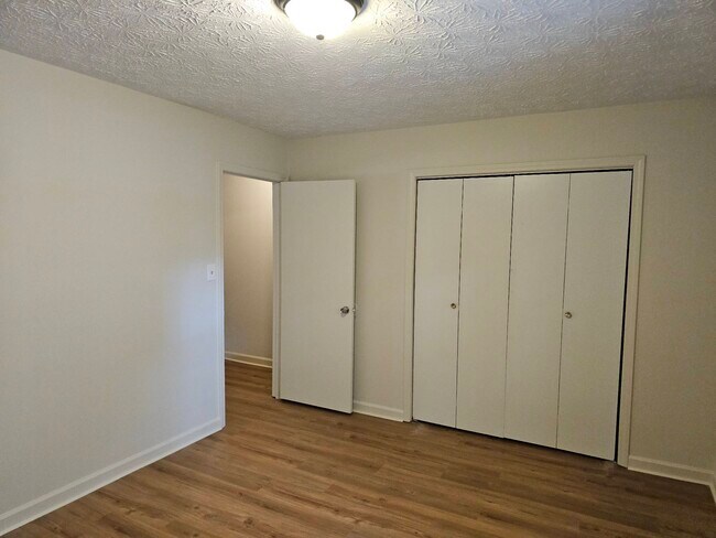 Building Photo - 490 S Jeff Davis Dr