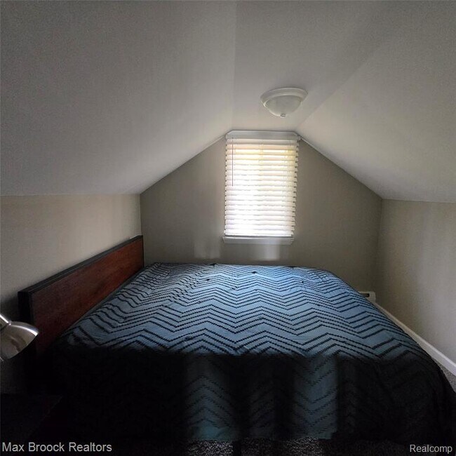 Building Photo - 805 S Winding Dr