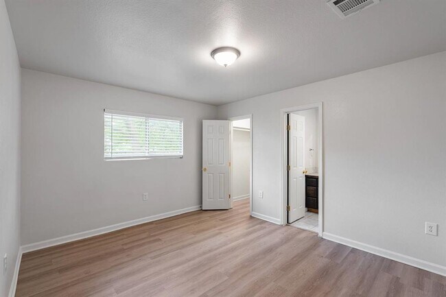 Building Photo - 8408 Staunton Dr