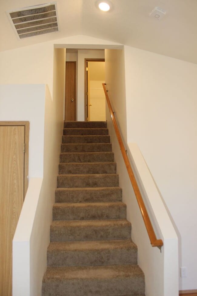 Building Photo - 4 br, 2.5 ba home in Scappoose neighborhood
