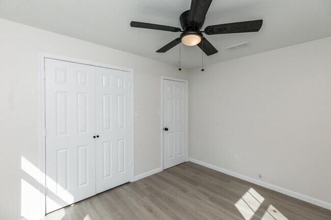 Building Photo - 5260 Landry Ln