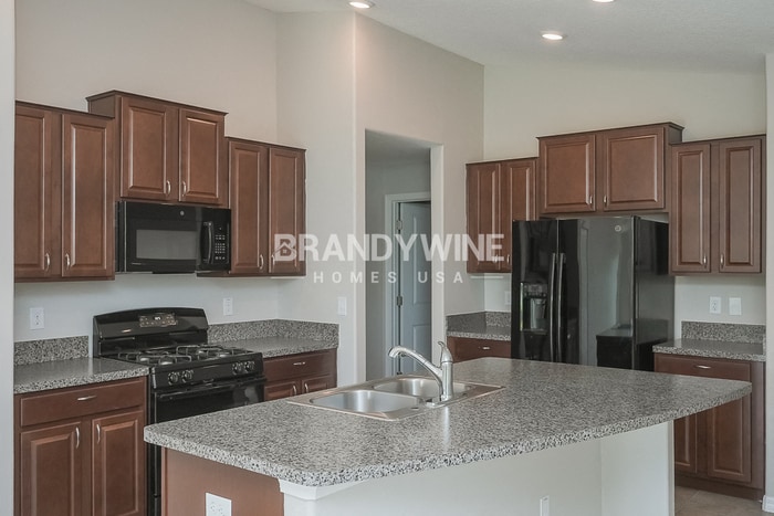 Building Photo - 5136 White Chicory Dr