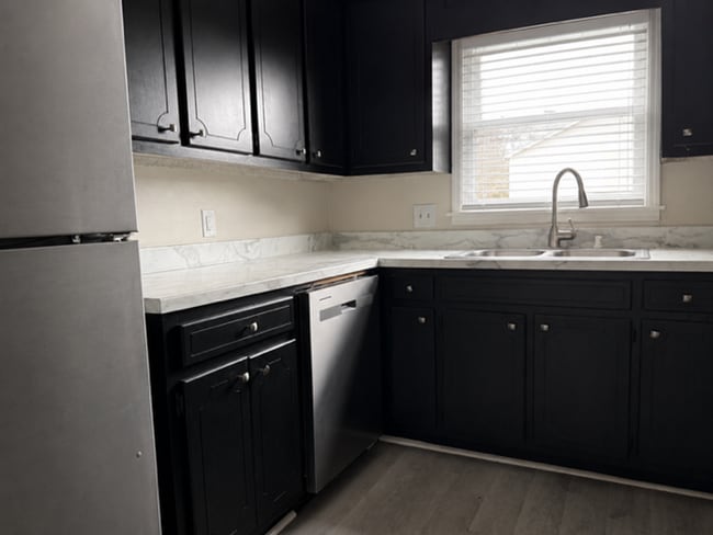 Building Photo - 4414 Bonnell Dr NW