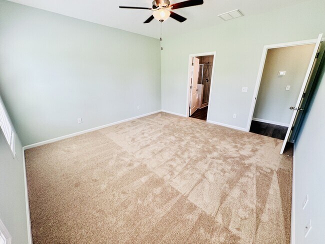 Building Photo - 464 Honeyhill Lp