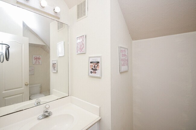Building Photo - 5214 Mountain Forest Dr