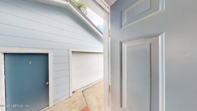 Building Photo - 3313 Myra St